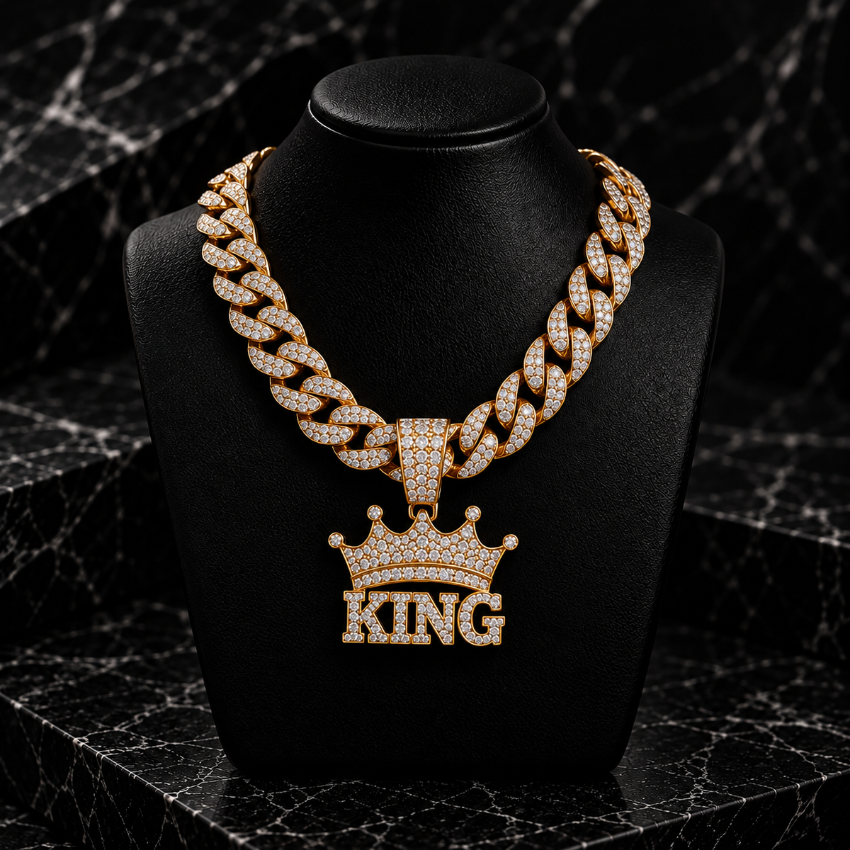 THE KING CROWN PENDANT